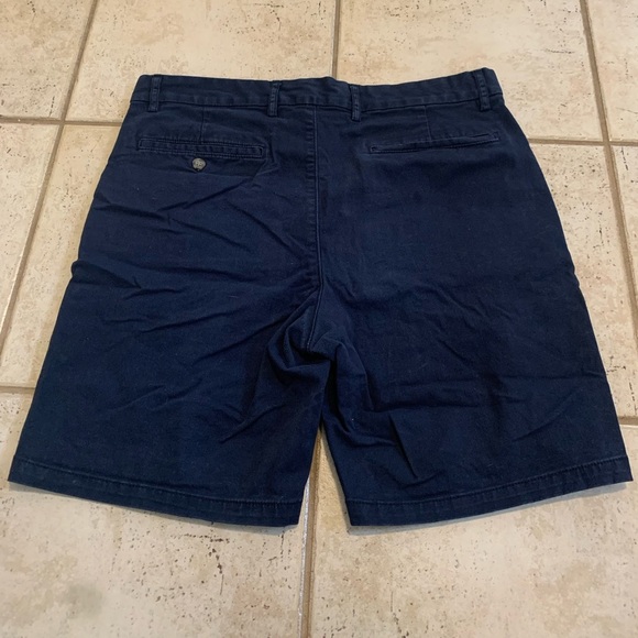 Men's Old Navy Slim Built-in Flex Chino Shorts - Size 36 - Picture 2 of 5